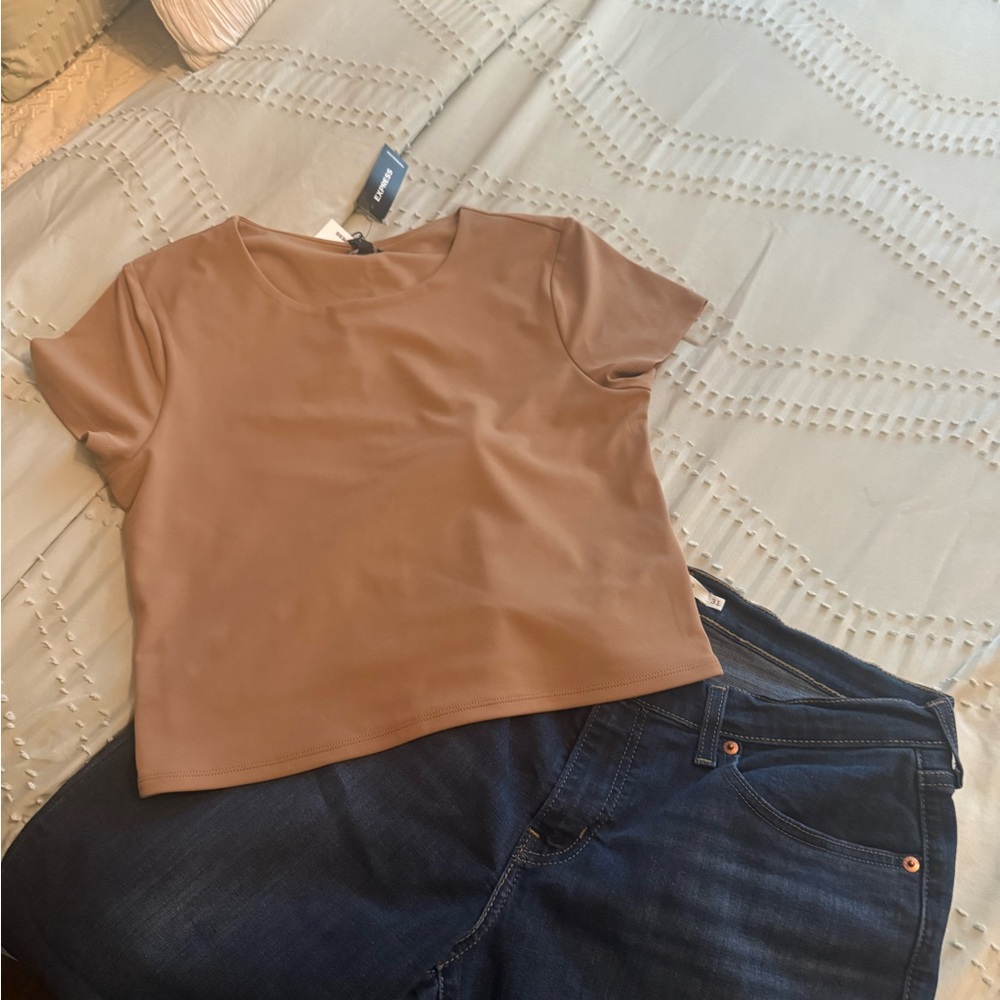 Express Women's Short Sleeve Top in Tan